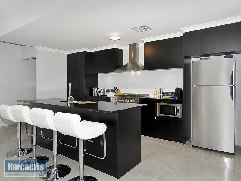 81 Honeywood Avenue, Wandi WA 6167