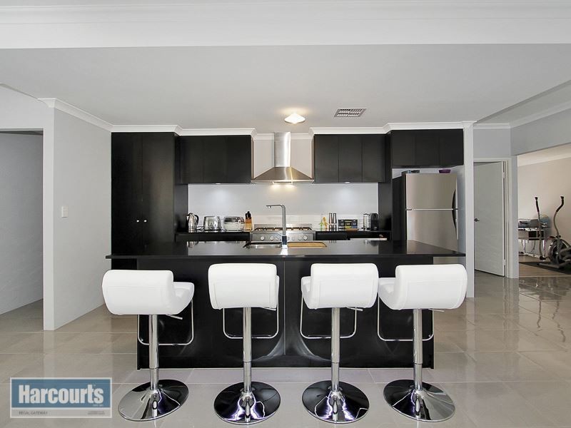 81 Honeywood Avenue, Wandi WA 6167