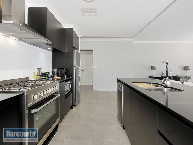 81 Honeywood Avenue, Wandi WA 6167