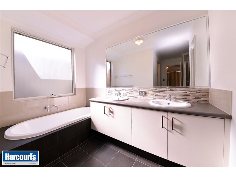 81 Litchfield Circle, Wandi WA 6167