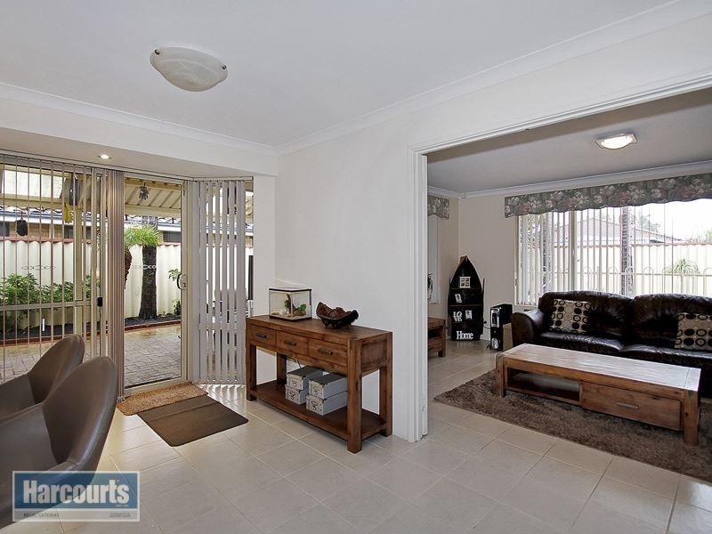 34 St Caire Gardens, Atwell WA 6164