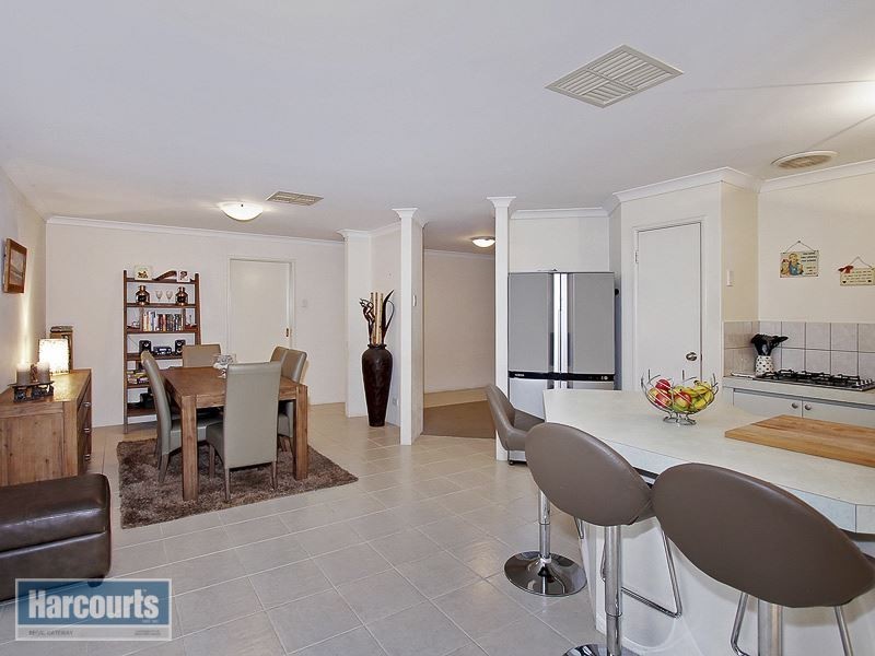 34 St Caire Gardens, Atwell WA 6164