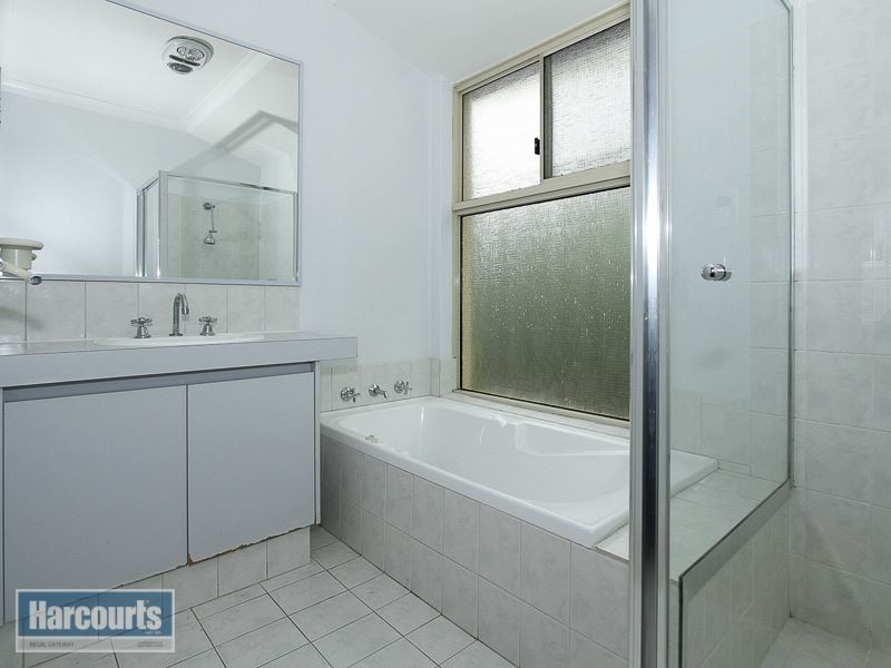 3 Daley Close, Atwell WA 6164
