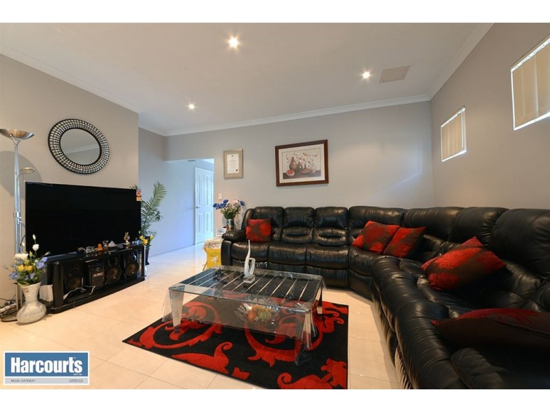 21 Carnation Street, Canning Vale WA 6155