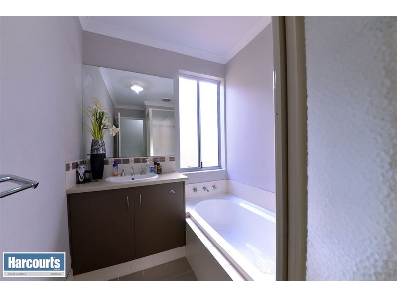 21 Carnation Street, Canning Vale WA 6155