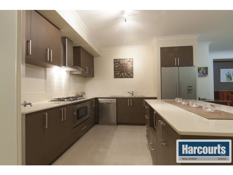 6 Elemi Bend, Atwell WA 6164