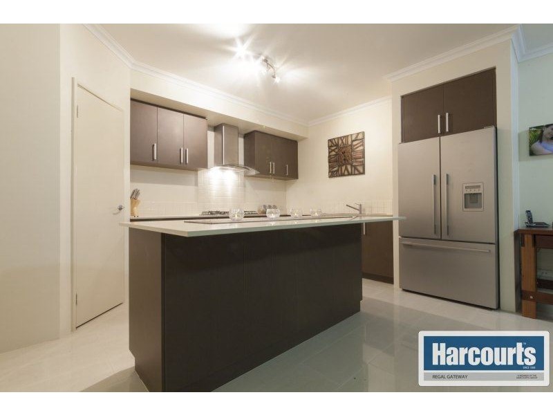 6 Elemi Bend, Atwell WA 6164