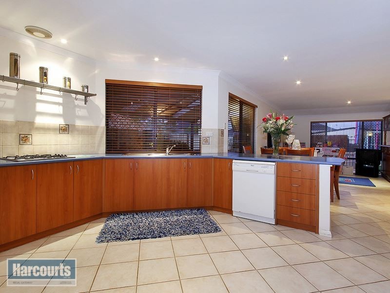 31 Sciano Avenue, Success WA 6164