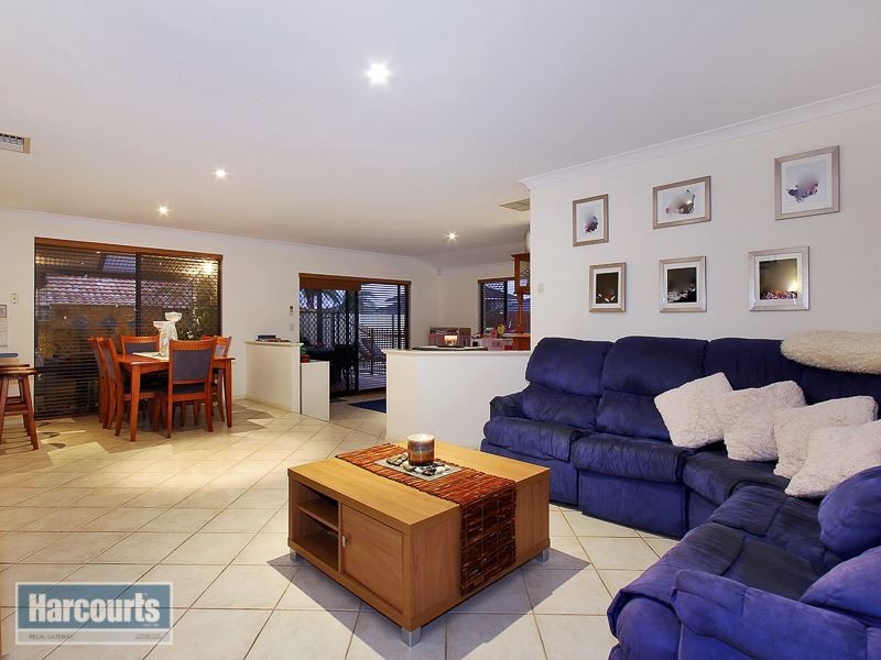 31 Sciano Avenue, Success WA 6164