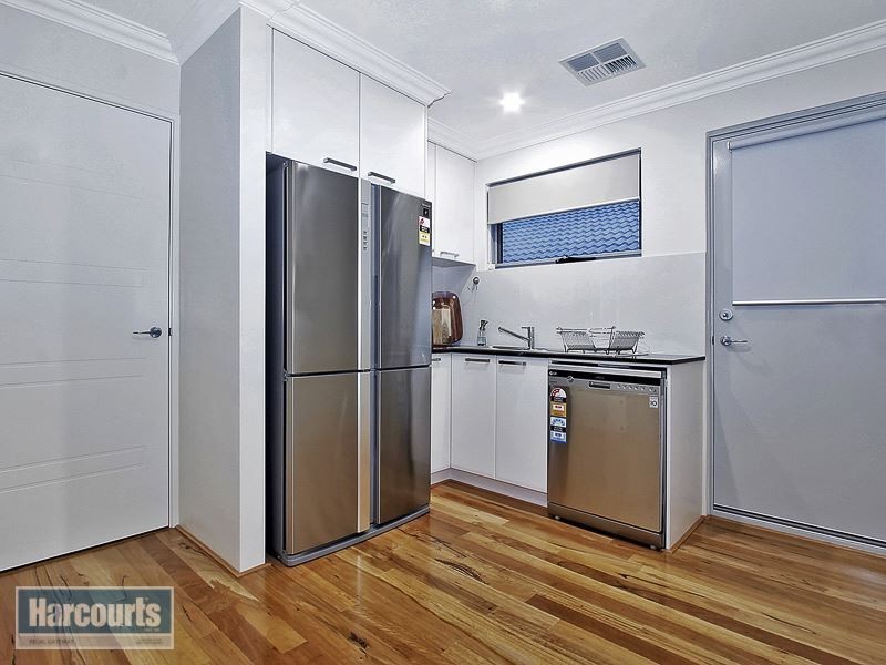 35b Drysdale Gardens, Wandi WA 6167