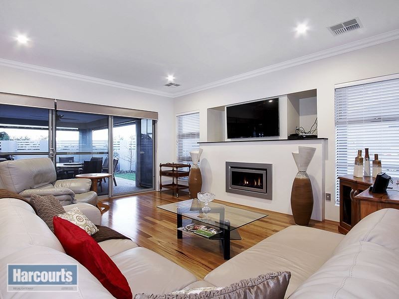 35b Drysdale Gardens, Wandi WA 6167