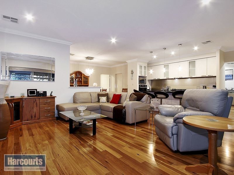 35b Drysdale Gardens, Wandi WA 6167