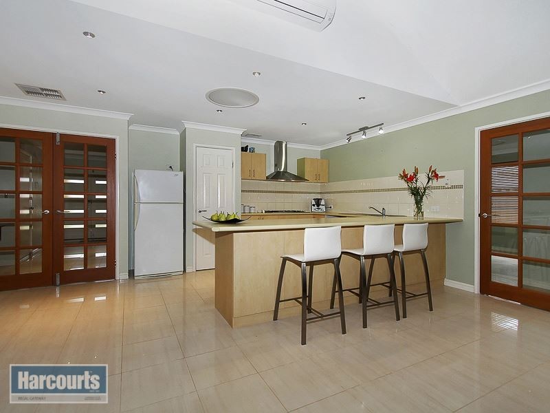 16 Concord Terrace, Atwell WA 6164