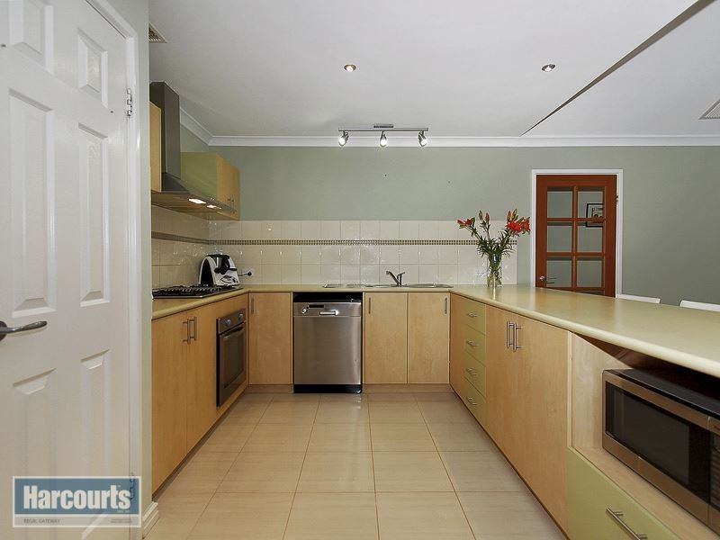 16 Concord Terrace, Atwell WA 6164