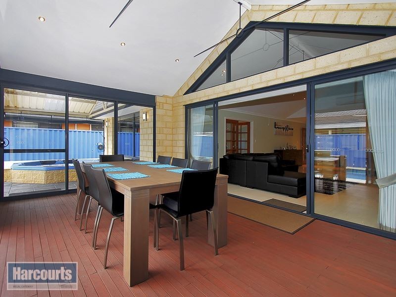 16 Concord Terrace, Atwell WA 6164