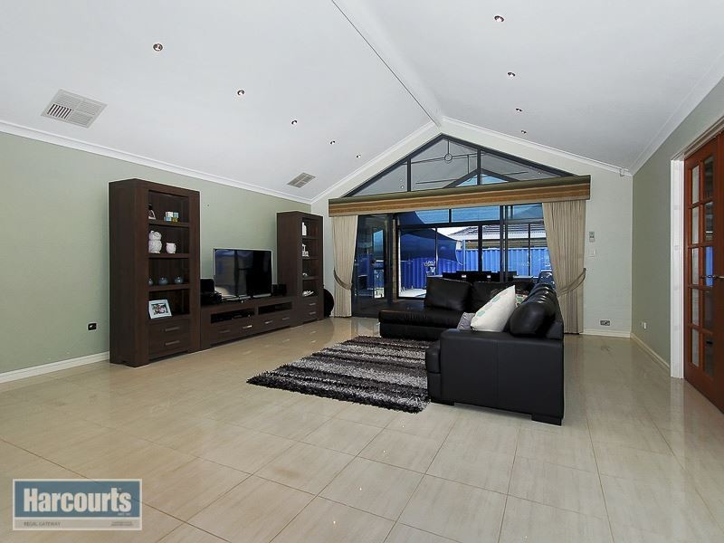 16 Concord Terrace, Atwell WA 6164