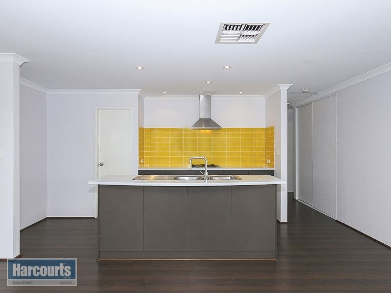 9 St Joseph Fairway, Success WA 6164
