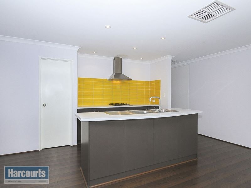 9 St Joseph Fairway, Success WA 6164