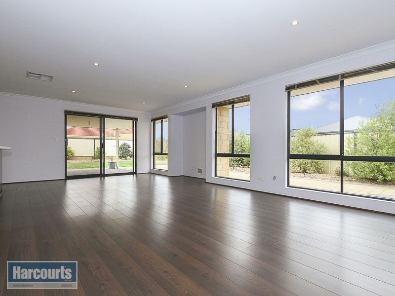 9 St Joseph Fairway, Success WA 6164