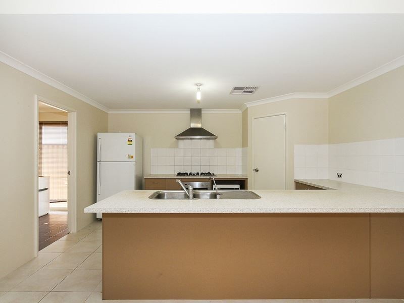 32 Longwood Bend, Aubin Grove WA 6164