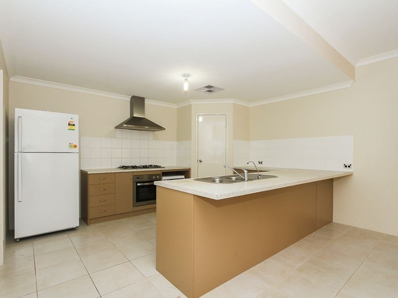 32 Longwood Bend, Aubin Grove WA 6164