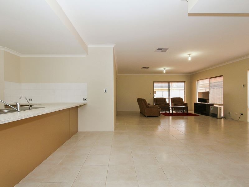 32 Longwood Bend, Aubin Grove WA 6164