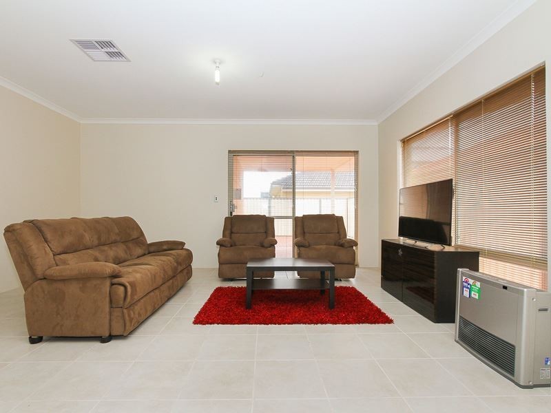 32 Longwood Bend, Aubin Grove WA 6164