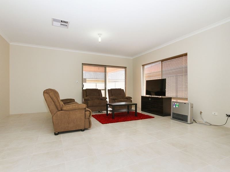 32 Longwood Bend, Aubin Grove WA 6164