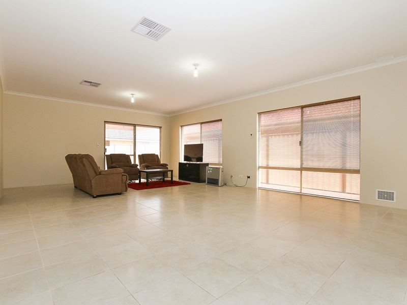 32 Longwood Bend, Aubin Grove WA 6164
