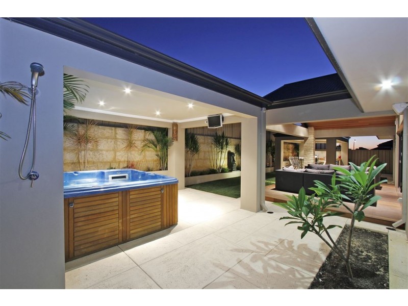 10 peregrine circle, Beeliar WA 6164