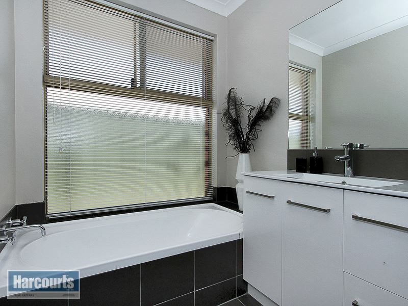 17 Jerrat Mews, Atwell WA 6164