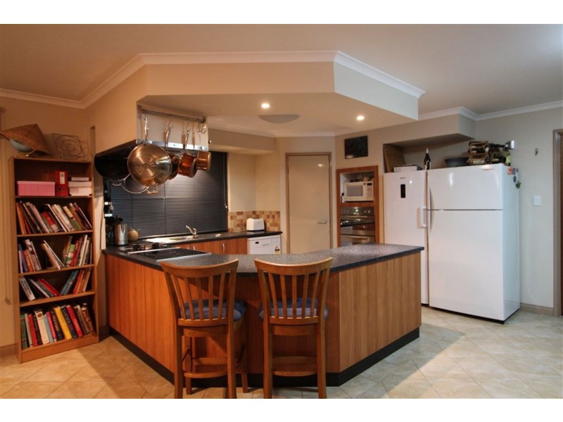 8 Nesbit Place, Success WA 6164