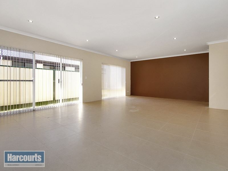 13 Cooli Street, Hammond Park WA 6164