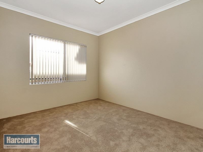 13 Cooli Street, Hammond Park WA 6164