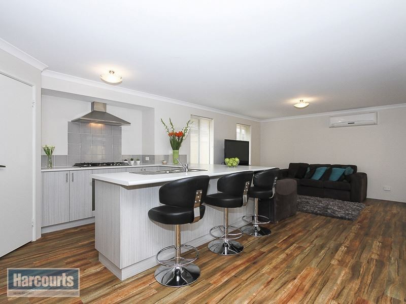 52 Gaebler Road, Hammond Park WA 6164