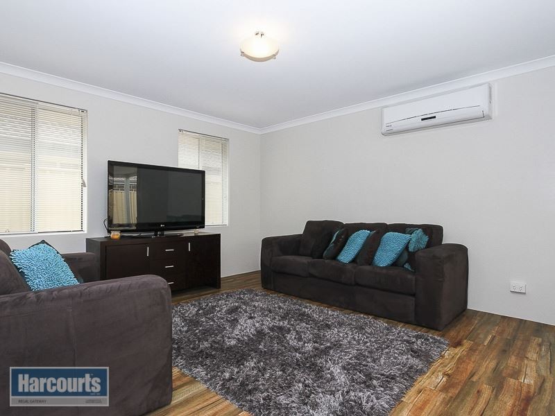 52 Gaebler Road, Hammond Park WA 6164