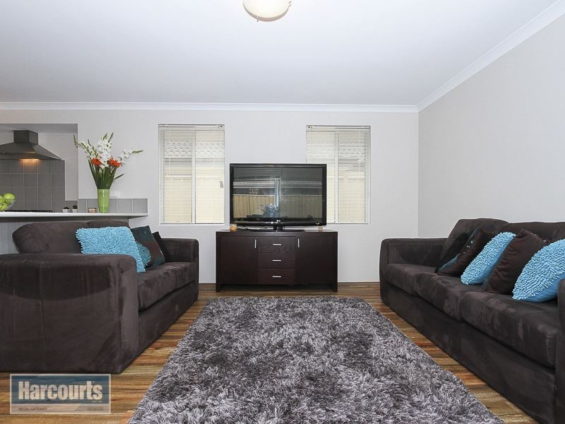 52 Gaebler Road, Hammond Park WA 6164