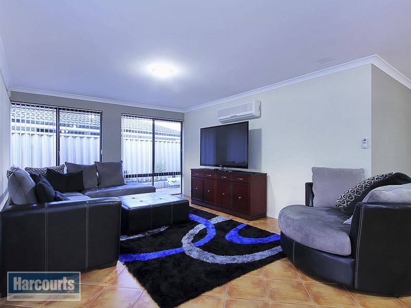 37 Avon Crescent, Atwell WA 6164