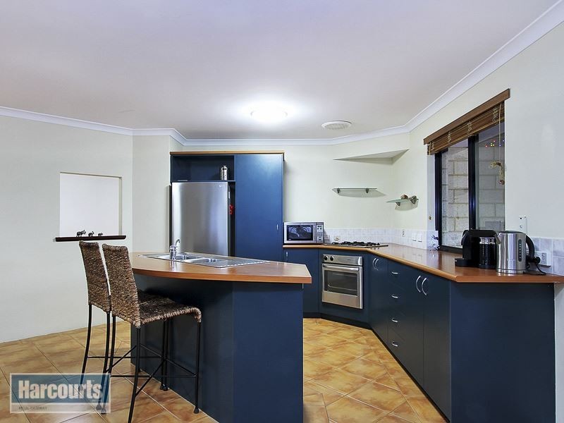 37 Avon Crescent, Atwell WA 6164