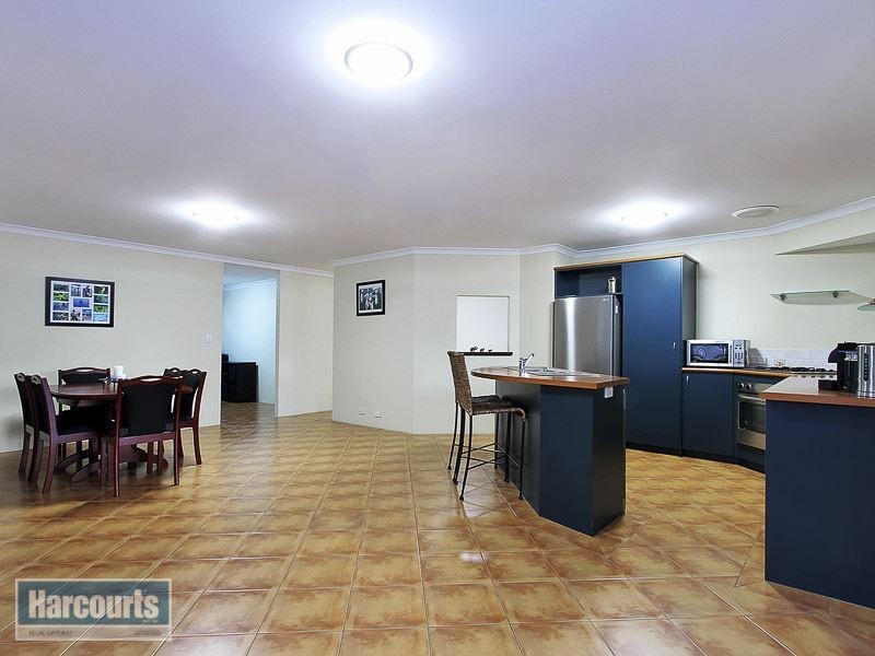 37 Avon Crescent, Atwell WA 6164