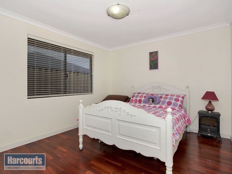 3 Penn Lane, Hammond Park WA 6164