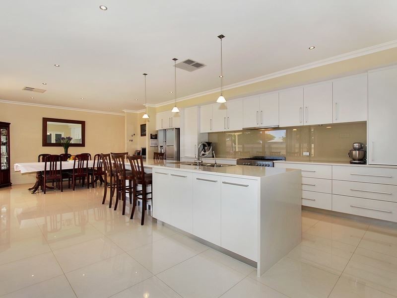 9 Cukela Loop, Atwell WA 6164