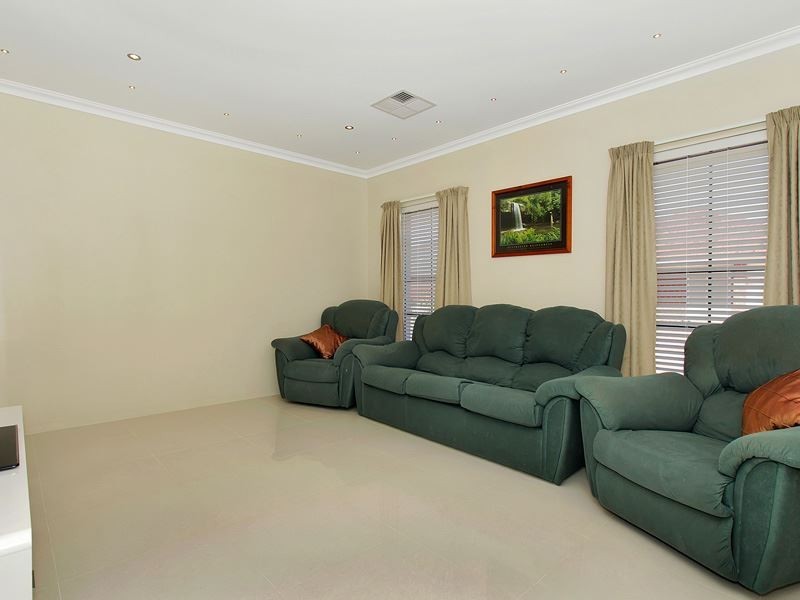 9 Cukela Loop, Atwell WA 6164