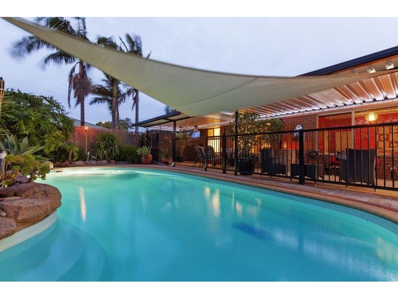 8 Marie Court, Atwell WA 6164