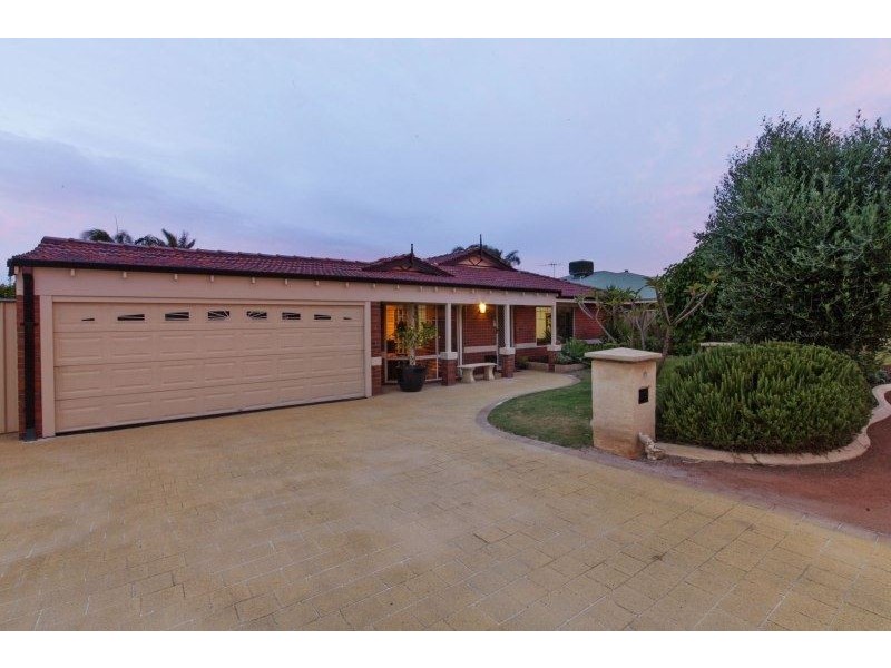 8 Marie Court, Atwell WA 6164