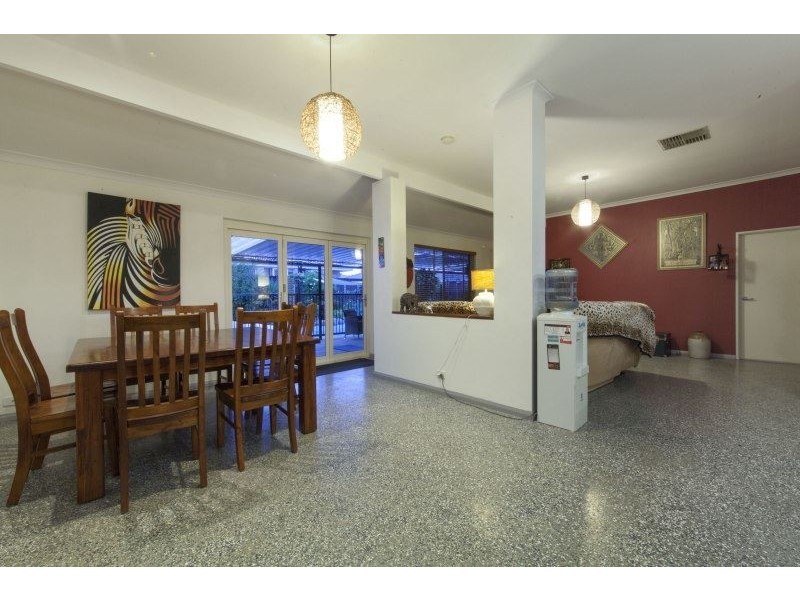 8 Marie Court, Atwell WA 6164