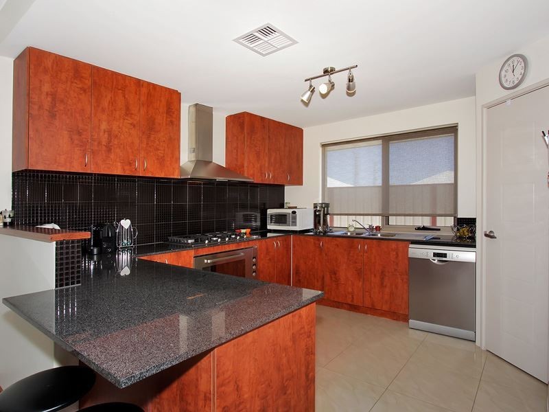 32 Ponderosa Road, Aubin Grove WA 6164