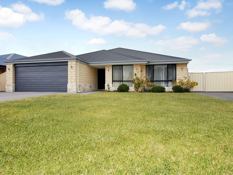 35 Barcoo Bend, Hammond Park WA 6164