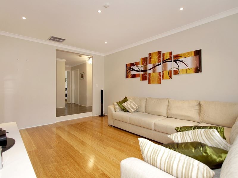 35 Barcoo Bend, Hammond Park WA 6164