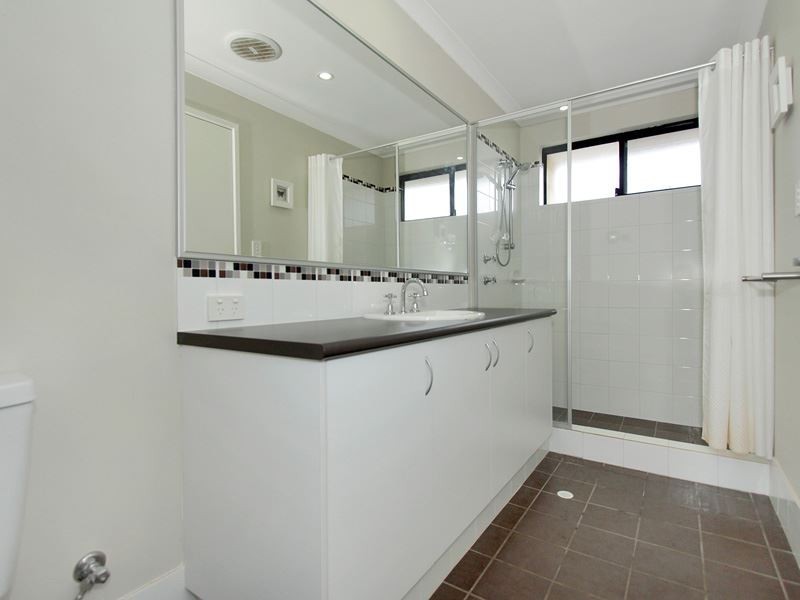 35 Barcoo Bend, Hammond Park WA 6164